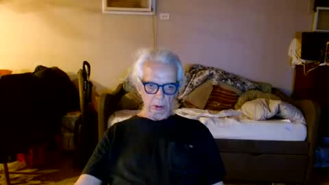 tom112292014 online show from June 17, 2026, 2:36 am