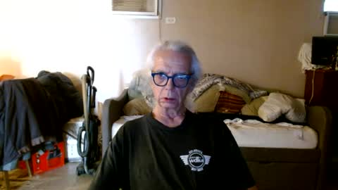 tom112292014 online show from June 25, 2026, 6:34 pm