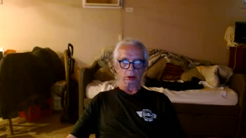 tom112292014 online show from June 27, 2026, 5:51 pm