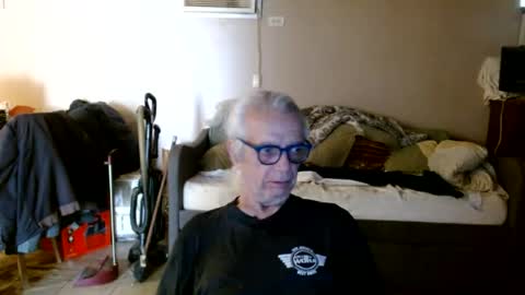 tom112292014 online show from June 28, 2026, 5:52 pm