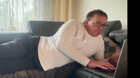 Tom online show from May 15, 2026, 4:58 pm