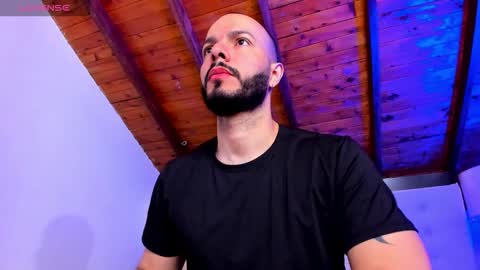 Snapshot of tom_bailey_ chatting on March 2, 2026, 12:45 pm online show from March 2, 2026, 12:45 pm