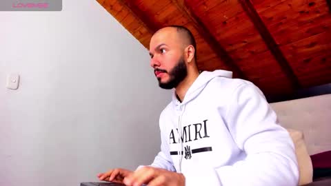 Snapshot of tom_bailey_ chatting on March 22, 2026, 12:41 pm online show from March 22, 2026, 12:41 pm