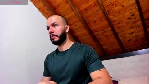 Snapshot of tom_bailey_ chatting on March 23, 2026, 12:53 pm online show from March 23, 2026, 12:53 pm