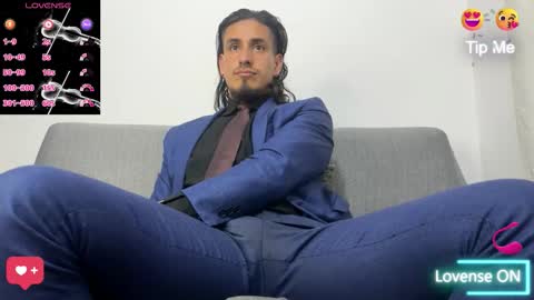 Snapshot of tom_blunt96 chatting on October 22, 2025, 11:48 pm TOM online show from October 22, 2025, 11:48 pm