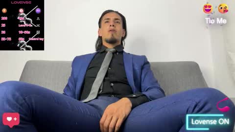 Snapshot of tom_blunt96 chatting on October 29, 2025, 5:20 am TOM online show from October 29, 2025, 5:20 am