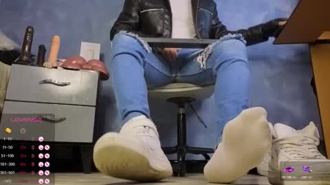 Snapshot of tom_brown12 chatting on February 6, 2026, 1:36 pm Tom online show from February 6, 2026, 1:36 pm