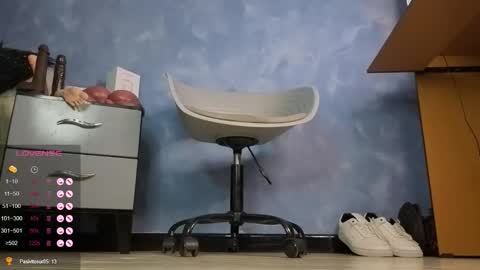 Snapshot of tom_brown12 chatting on February 11, 2026, 12:54 pm Tom online show from February 11, 2026, 12:54 pm