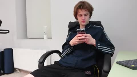 tom online show from May 4, 2026, 1:34 am