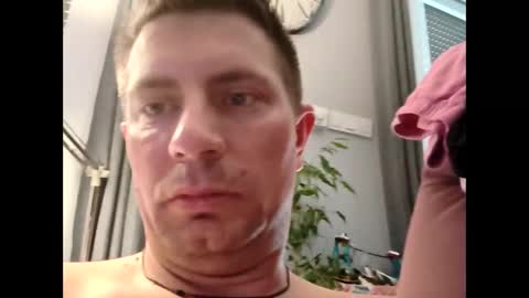 tom_horny84 online show from May 6, 2026, 4:52 am