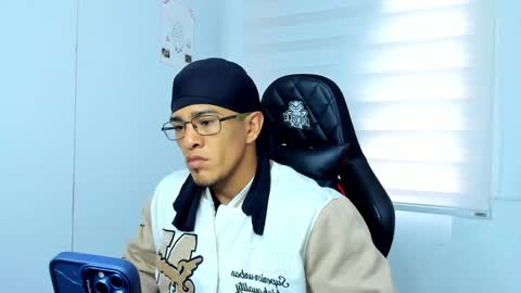 Snapshot of tom_kingfit chatting on November 19, 2025, 9:15 pm SPORTSFIT29 online show from November 19, 2025, 9:15 pm