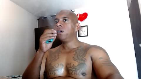 Snapshot of tom_miller chatting on October 6, 2025, 7:00 pm Tom Miller online show from October 6, 2025, 7:00 pm