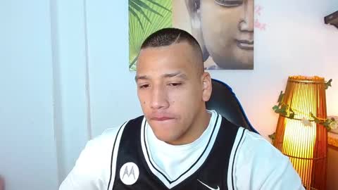 Tom muscle1 online show from December 6, 2024, 12:05 pm