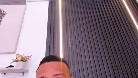 Snapshot of tom_muscle1 chatting on September 17, 2025, 12:07 pm Tom muscle1 online show from September 17, 2025, 12:07 pm