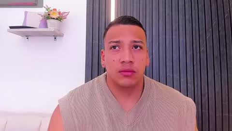 Snapshot of tom_muscle1 chatting on September 18, 2025, 11:45 am Tom muscle1 online show from September 18, 2025, 11:45 am