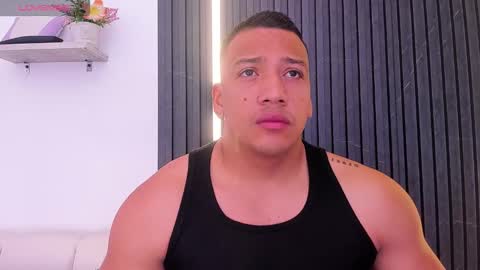 Snapshot of tom_muscle1 chatting on September 20, 2025, 11:44 am Tom muscle1 online show from September 20, 2025, 11:44 am