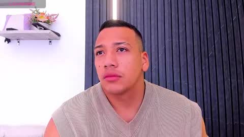 Snapshot of tom_muscle1 chatting on October 9, 2025, 11:52 am Tom muscle1 online show from October 9, 2025, 11:52 am