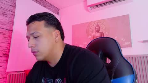 Tom muscle1 online show from February 20, 2026, 12:05 pm