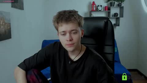 tomas_norton online show from December 17, 2025, 3:18 pm