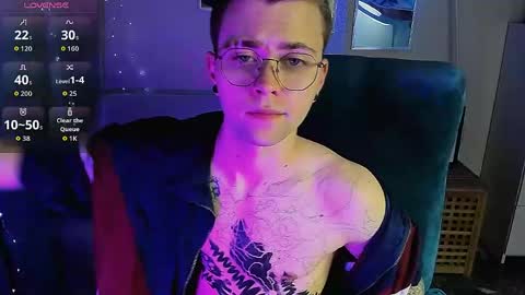tomas_norton online show from April 29, 2026, 9:10 pm
