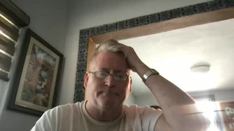 Hola online show from February 4, 2025, 7:00 pm