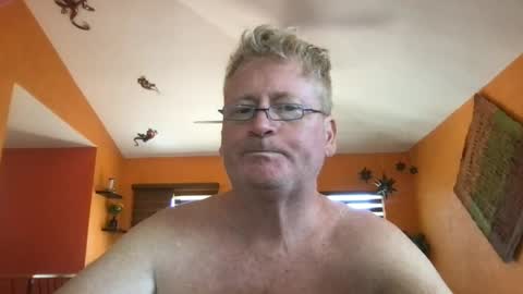 Hola online show from July 8, 2026, 6:01 pm