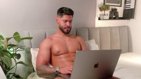 Tomas Ferrer online show from June 21, 2026, 1:52 am