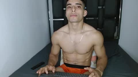 tomaz_18 online show from March 20, 2026, 11:09 pm