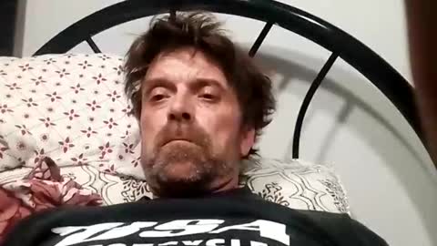 Snapshot of tombom1978 chatting on November 12, 2025, 10:04 am Bom online show from November 12, 2025, 10:04 am