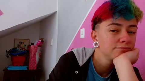 Snapshot of tomboyblue chatting on October 18, 2025, 1:45 pm Blue online show from October 18, 2025, 1:45 pm