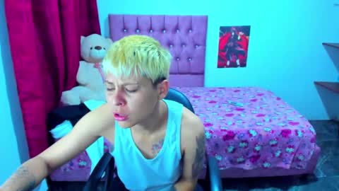 tomboygirl69 online show from December 19, 2024, 4:34 am