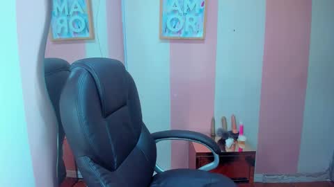 tomboygirl69 online show from November 19, 2025, 9:15 pm