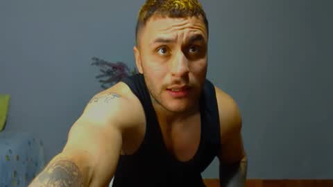 tomDavisXl online show from October 16, 2025, 2:12 am