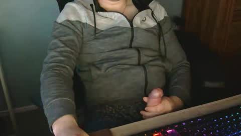 tomin3m online show from March 26, 2026, 6:35 pm