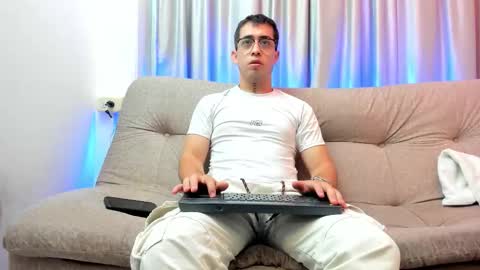 Tomas online show from March 1, 2026, 2:13 am