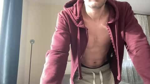 Snapshot of tommi77799 chatting on February 19, 2026, 10:22 am tommi77799 online show from February 19, 2026, 10:22 am