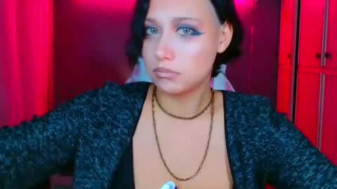 Snapshot of tommioo7 chatting on October 18, 2025, 5:35 pm Galadriel online show from October 18, 2025, 5:35 pm