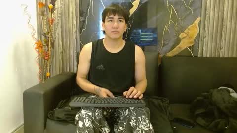 Snapshot of tommy160920 chatting on November 14, 2025, 2:16 pm tommy160920 online show from November 14, 2025, 2:16 pm