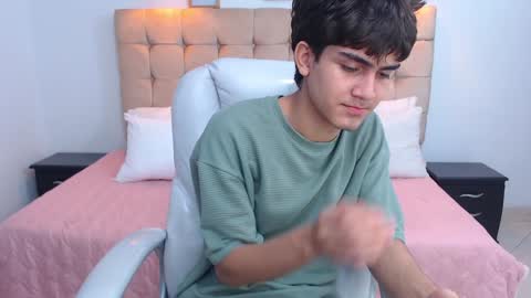 Snapshot of tommy18__ chatting on February 5, 2025, 6:46 am Tommy online show from February 5, 2025, 6:46 am