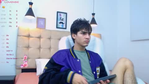 Snapshot of tommy18__ chatting on February 9, 2025, 6:43 am Tommy online show from February 9, 2025, 6:43 am