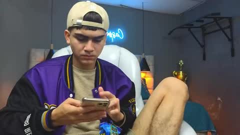 Snapshot of tommy18__ chatting on February 13, 2025, 6:41 am Tommy online show from February 13, 2025, 6:41 am