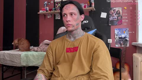 Snapshot of tommy__gun_ chatting on December 19, 2024, 11:29 am Tommy and Katana online show from December 19, 2024, 11:29 am