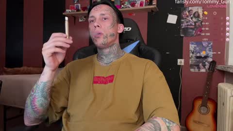 Snapshot of tommy__gun_ chatting on December 19, 2024, 2:46 pm Tommy and Katana online show from December 19, 2024, 2:46 pm