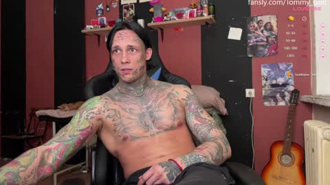 Snapshot of tommy__gun_ chatting on December 22, 2024, 1:44 pm Tommy and Katana online show from December 22, 2024, 1:44 pm