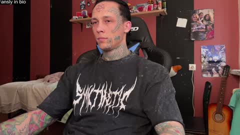 Snapshot of tommy__gun_ chatting on December 25, 2024, 10:17 am Tommy and Katana online show from December 25, 2024, 10:17 am