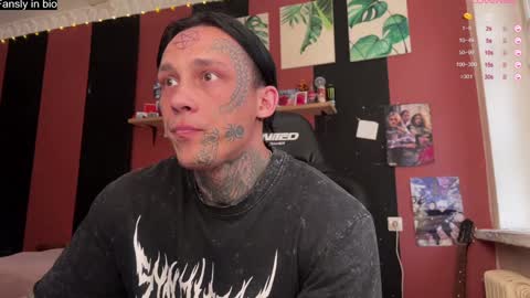 Snapshot of tommy__gun_ chatting on January 1, 2025, 12:22 pm Tommy and Katana online show from January 1, 2025, 12:22 pm