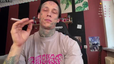 Snapshot of tommy__gun_ chatting on January 4, 2025, 7:24 am Tommy and Katana online show from January 4, 2025, 7:24 am