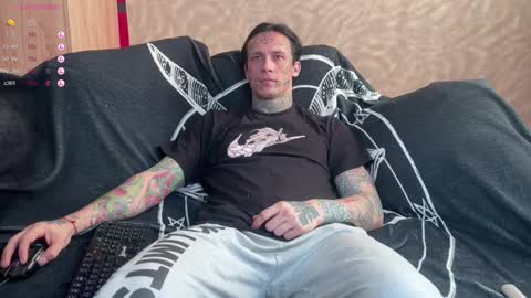 Snapshot of tommy__gun_ chatting on February 18, 2025, 6:04 am Tommy and Katana online show from February 18, 2025, 6:04 am