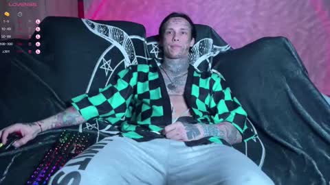 Snapshot of tommy__gun_ chatting on February 19, 2025, 3:38 pm Tommy and Katana online show from February 19, 2025, 3:38 pm