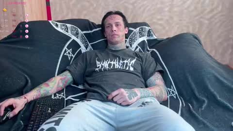 Snapshot of tommy__gun_ chatting on February 20, 2025, 5:23 am Tommy and Katana online show from February 20, 2025, 5:23 am